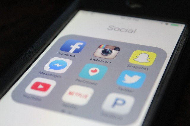 Jak założyć grupę na Snapie?